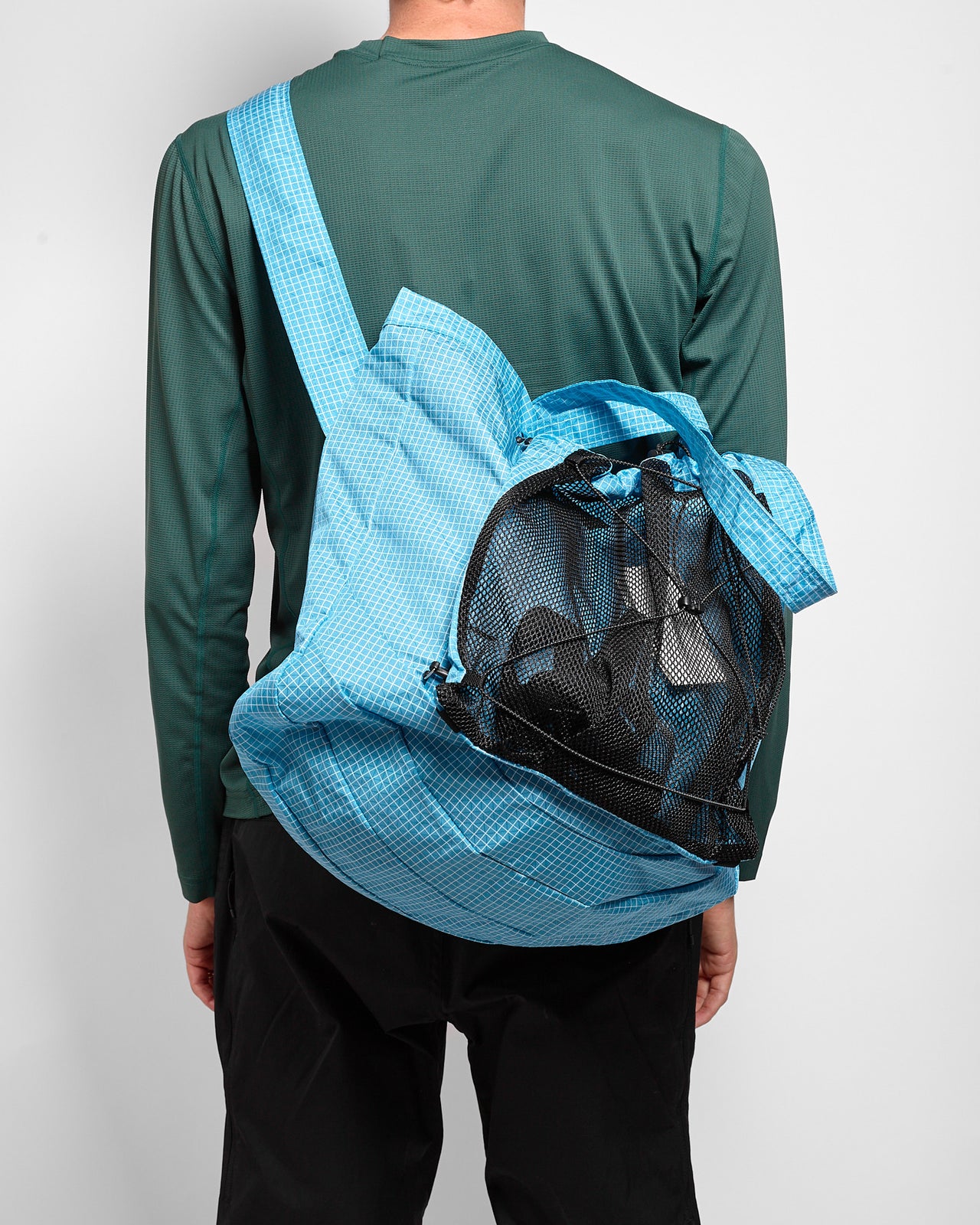 Trail Tote Grid in Blue