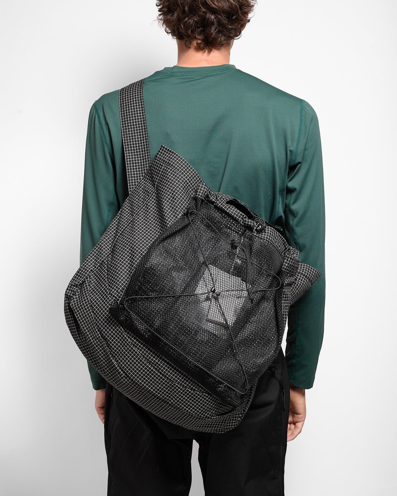 Trail Tote Grid in Black
