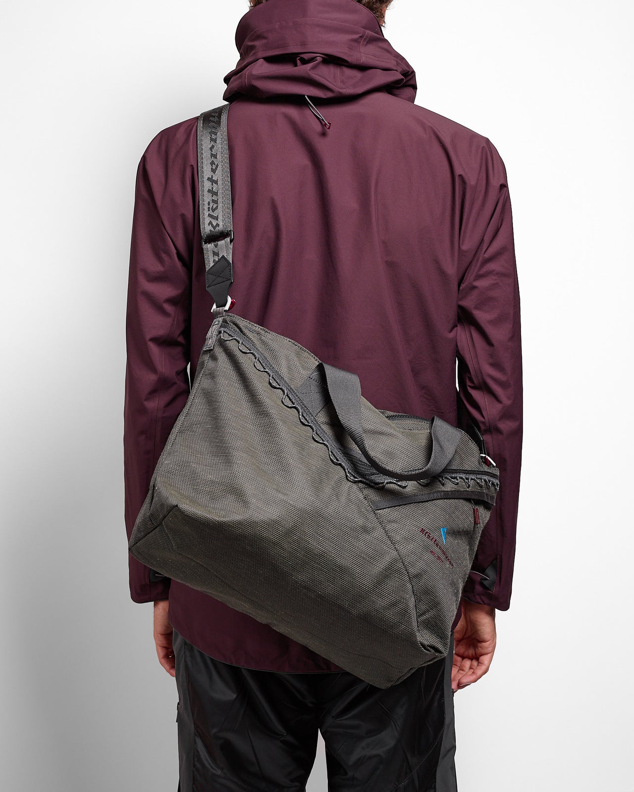 Nagelfar 17L Bag in Raven