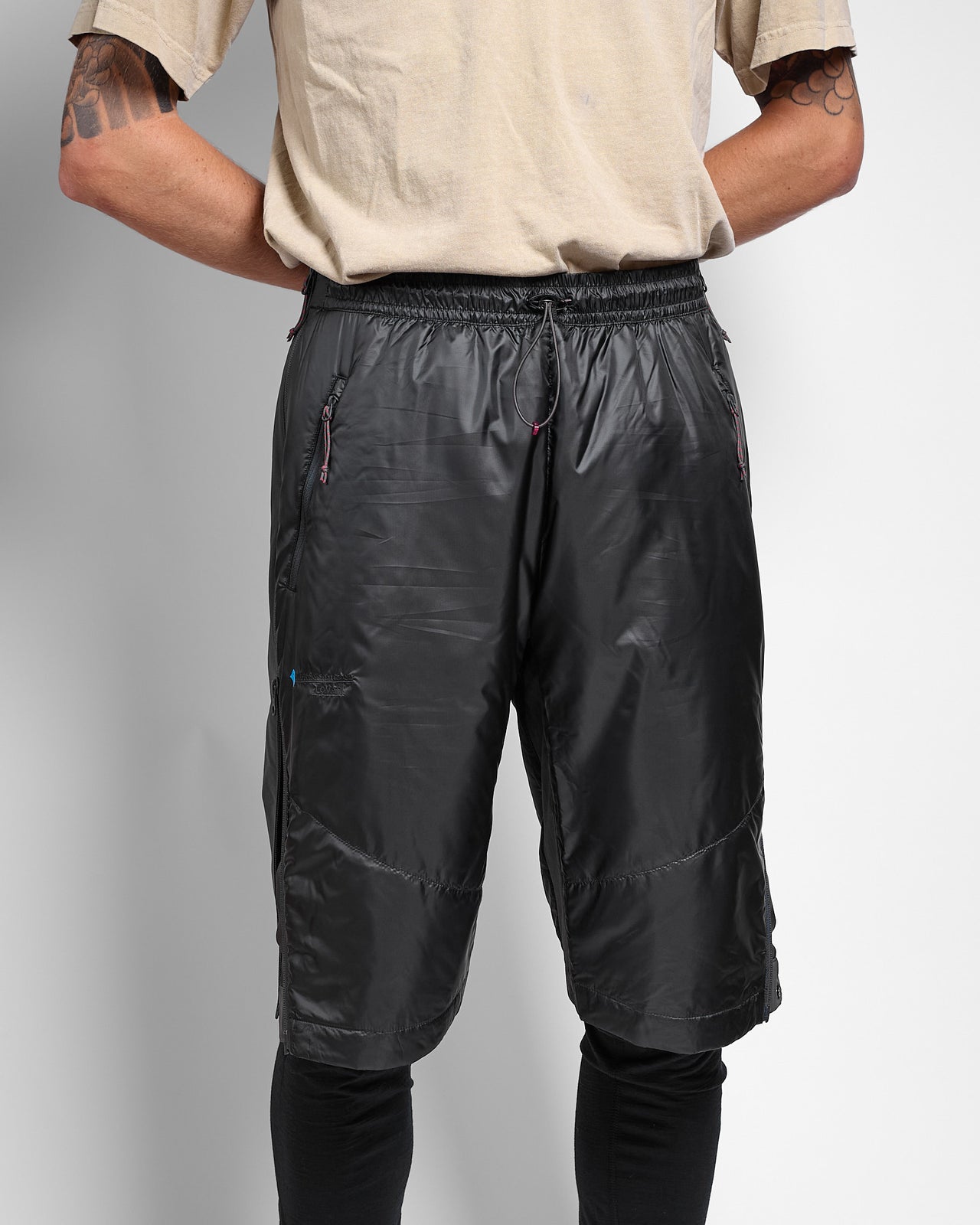 Lovar Shorts in Raven