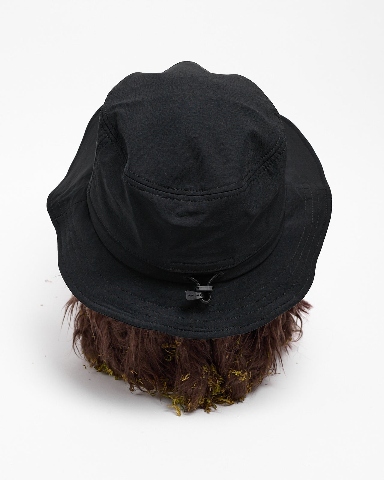 Water-Repellent Stretch Hat in Black