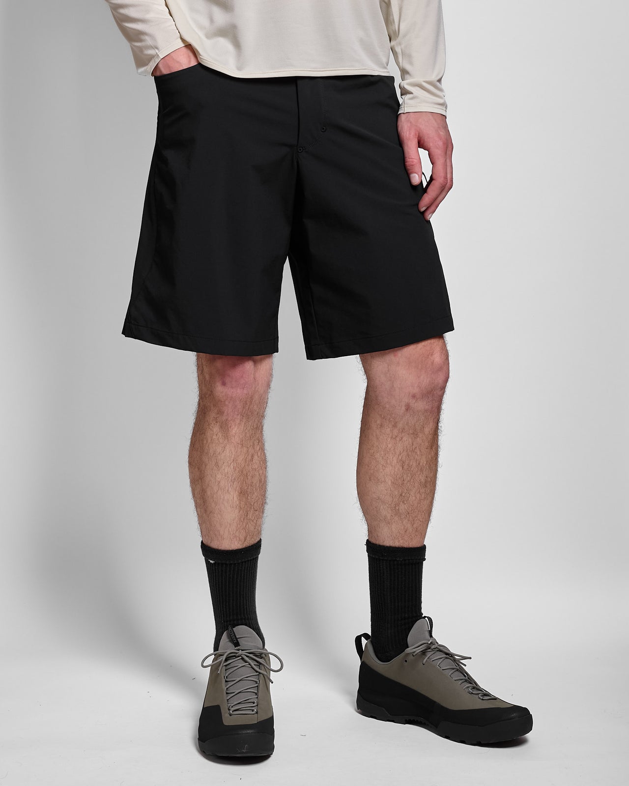 Traka Softshell Short in Black Beauty