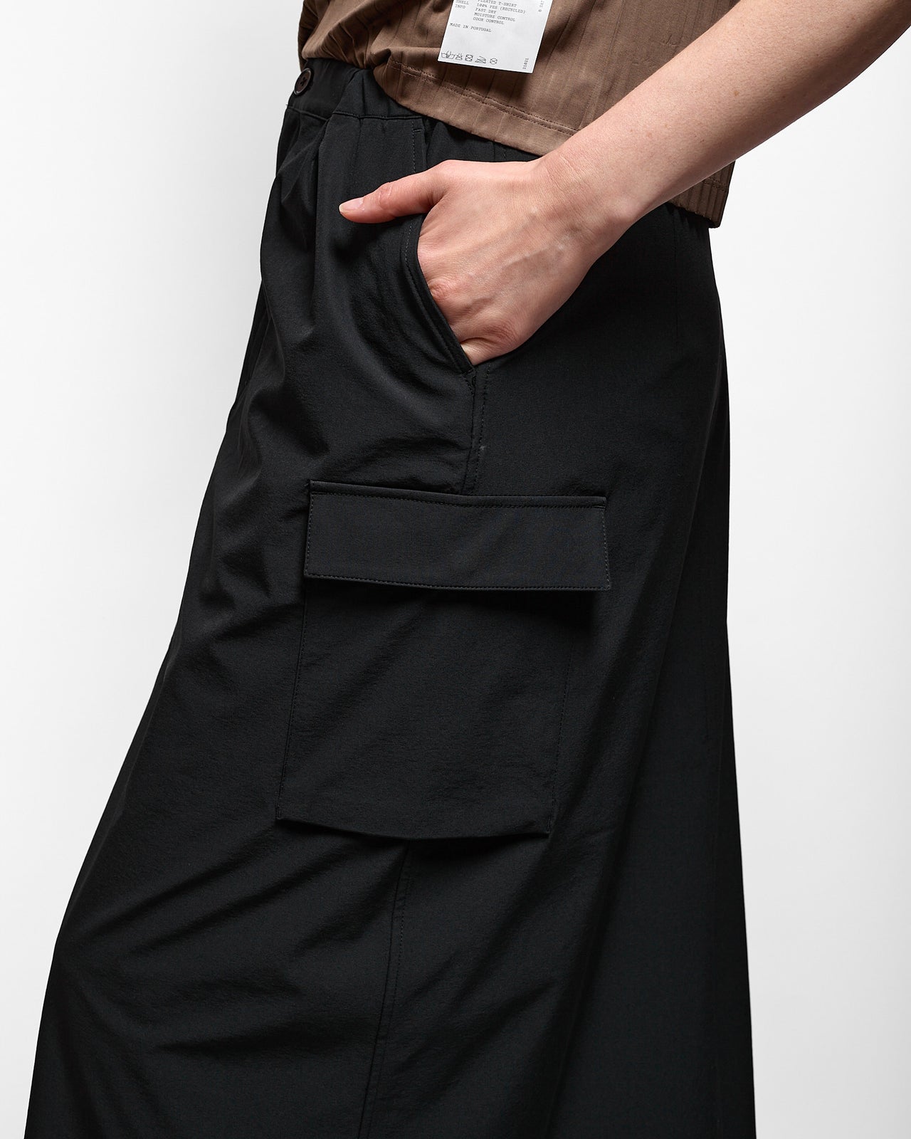 Water-Repellent Stretch Skirt in Black