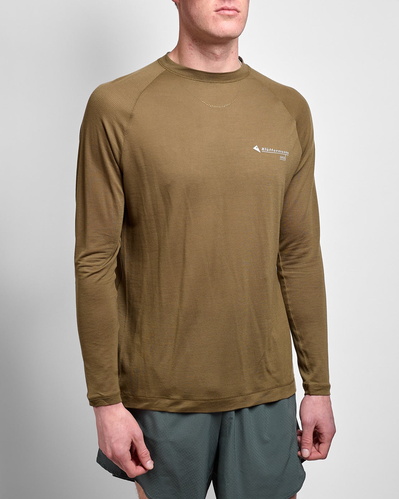M's Groa LS Tee in Olive