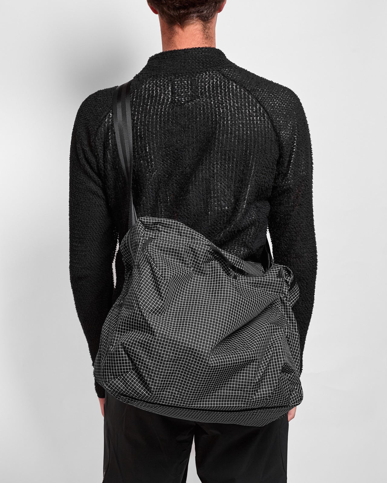 Shell Tote in Grid Black