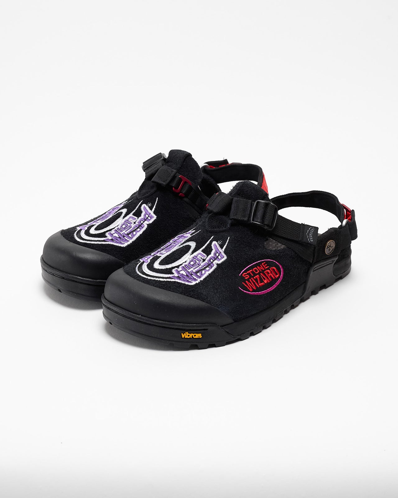 Stone Wizard Clogs in Phantom Black