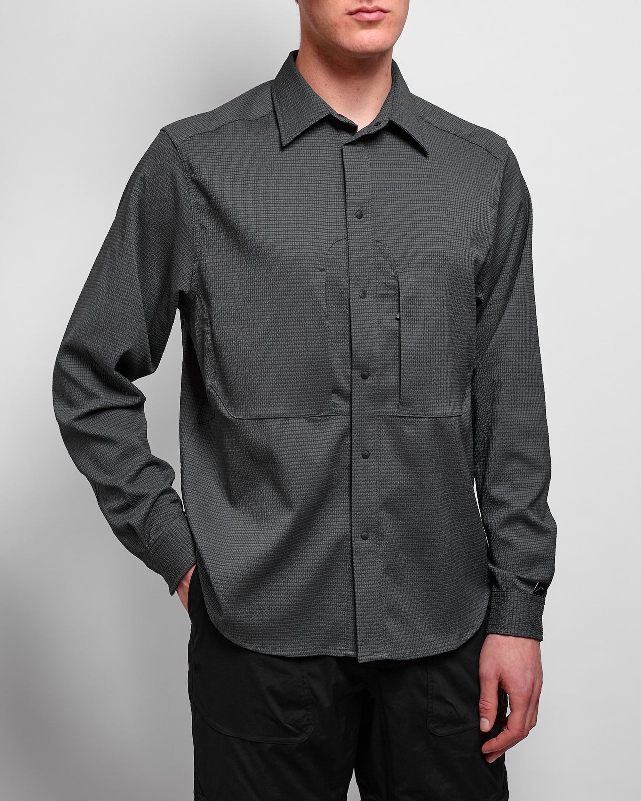 Flow Seersucker Shirt in Charcoal