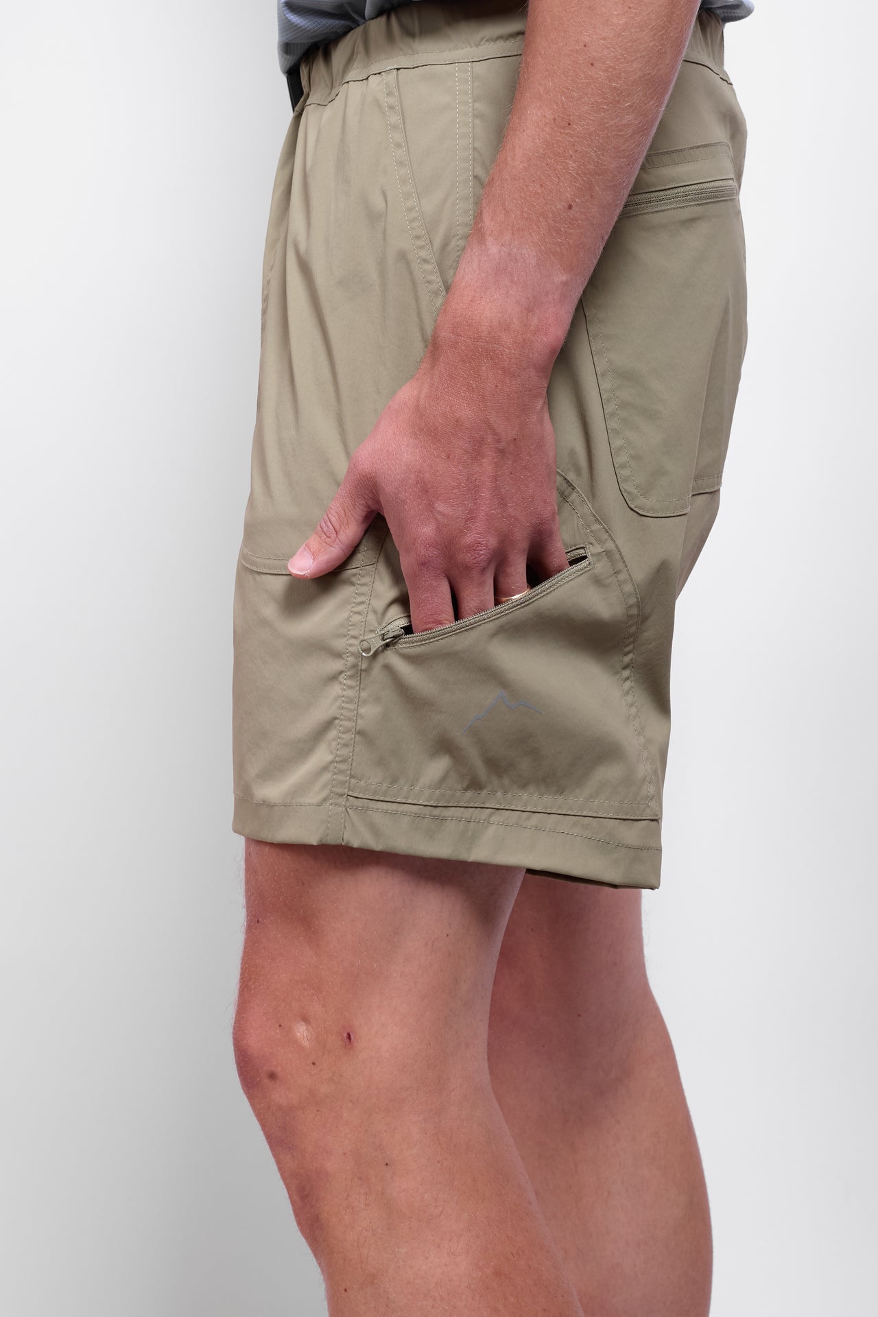 6 Pocket Hiking Shorts in Olive