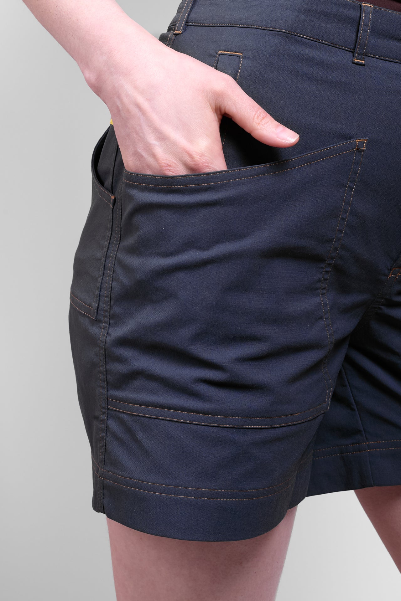 8 Pocket Shorts 01 in Bathyal
