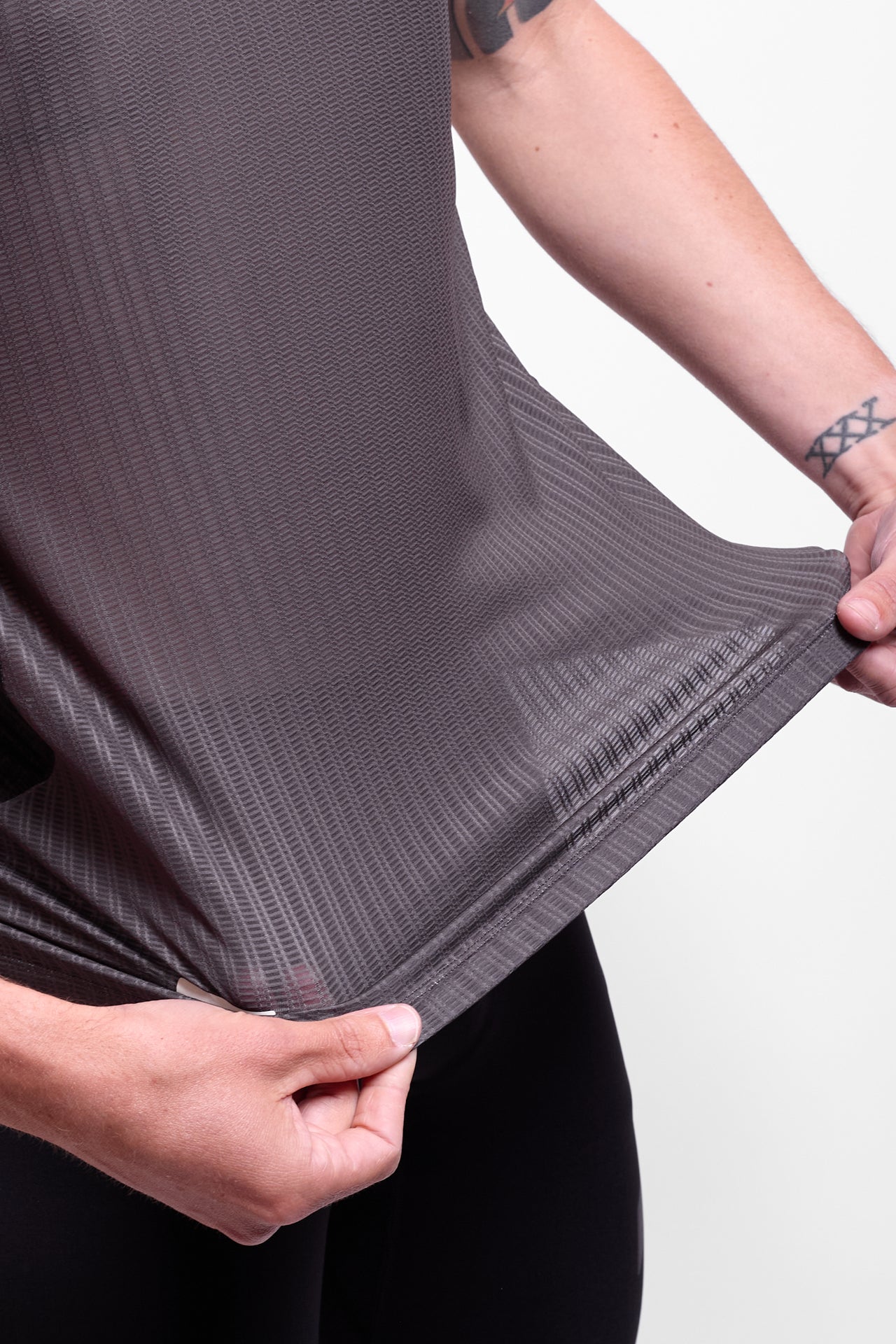 Hot Weather T in Black/Forest Grey