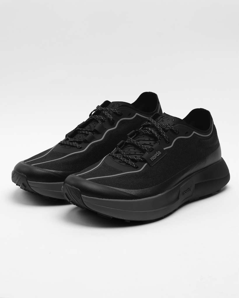 norda 005 in Stealth Black