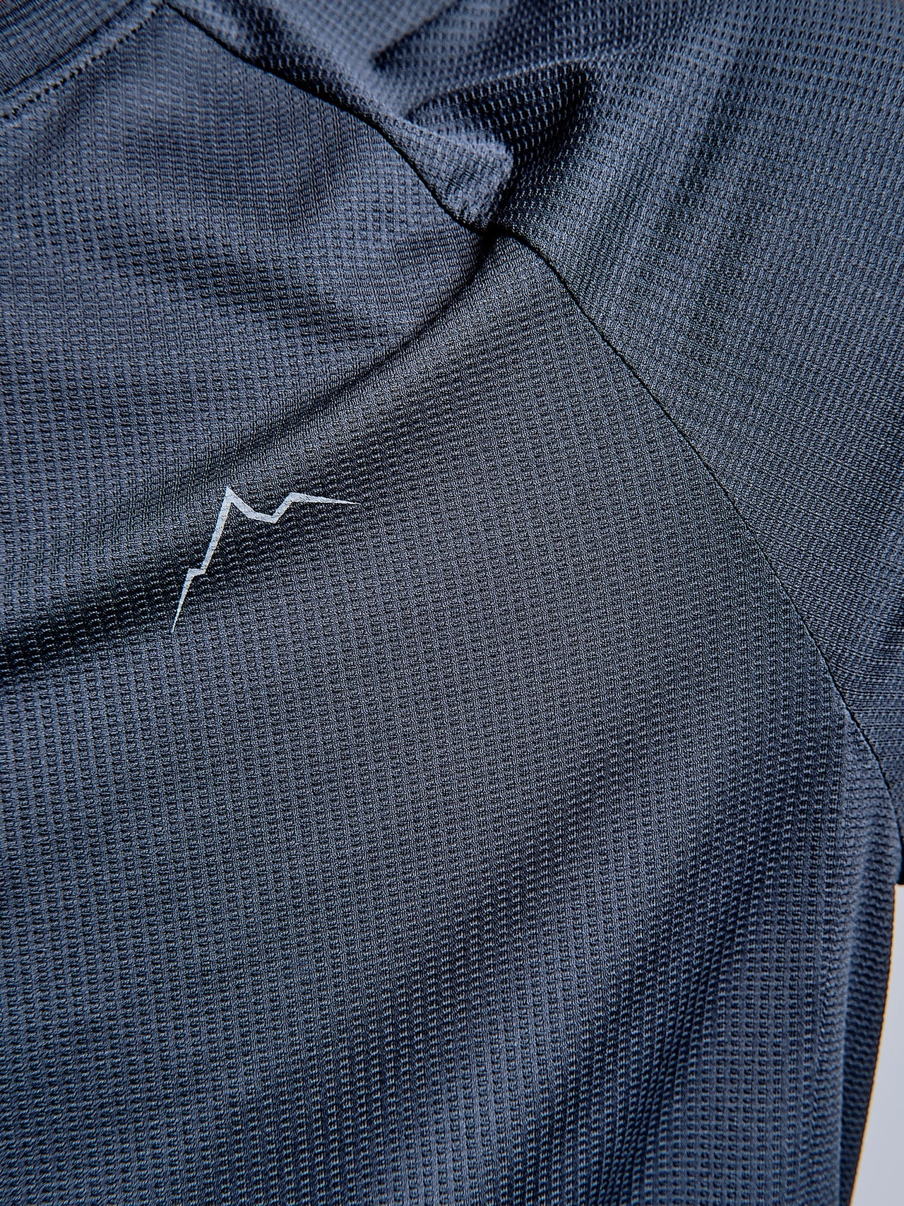 Logo Air Short Sleeve in Black