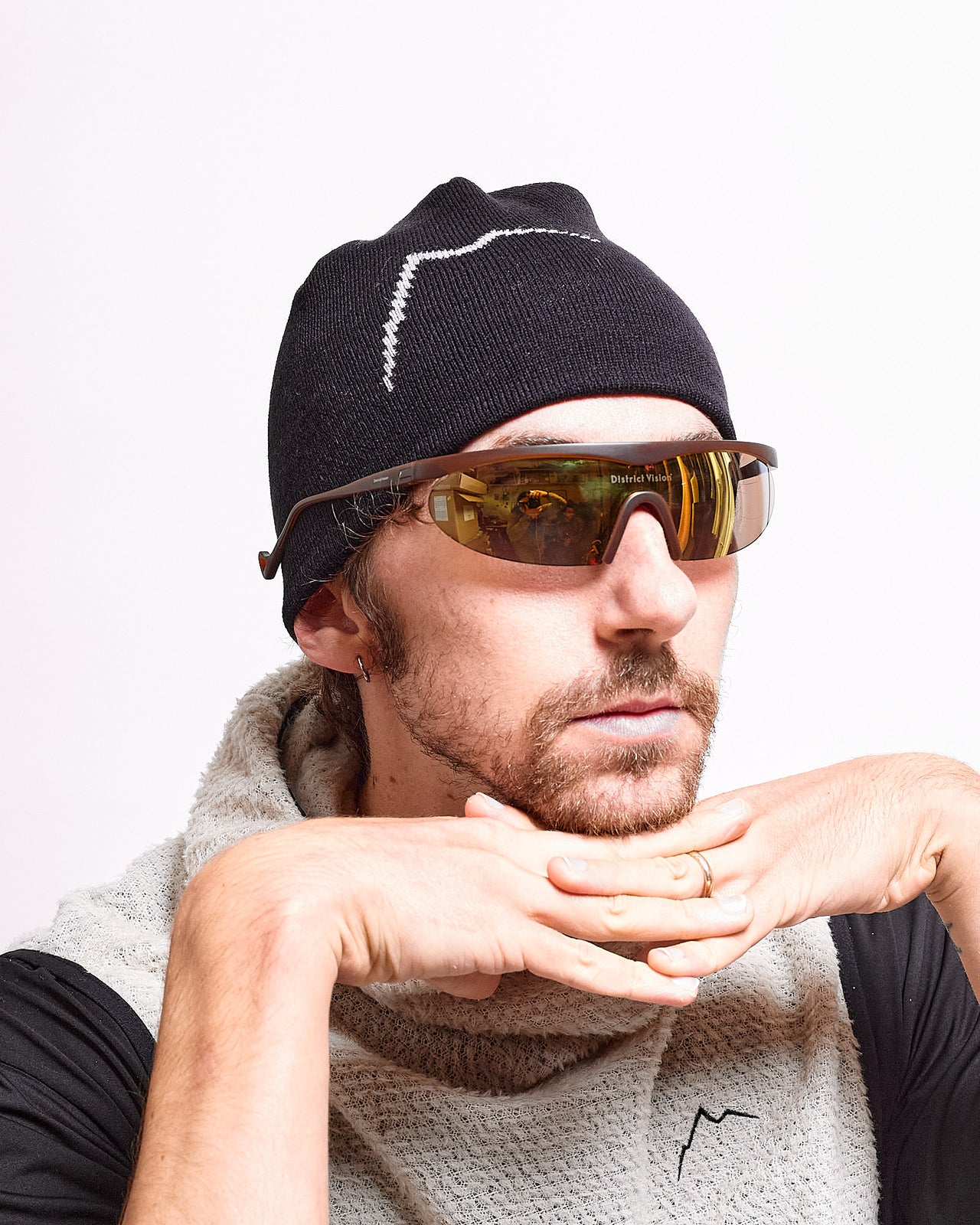 Logo Beanie Short in Black