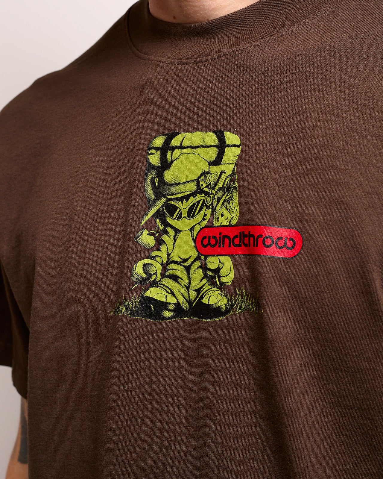 Hiker Tee in Chocolate