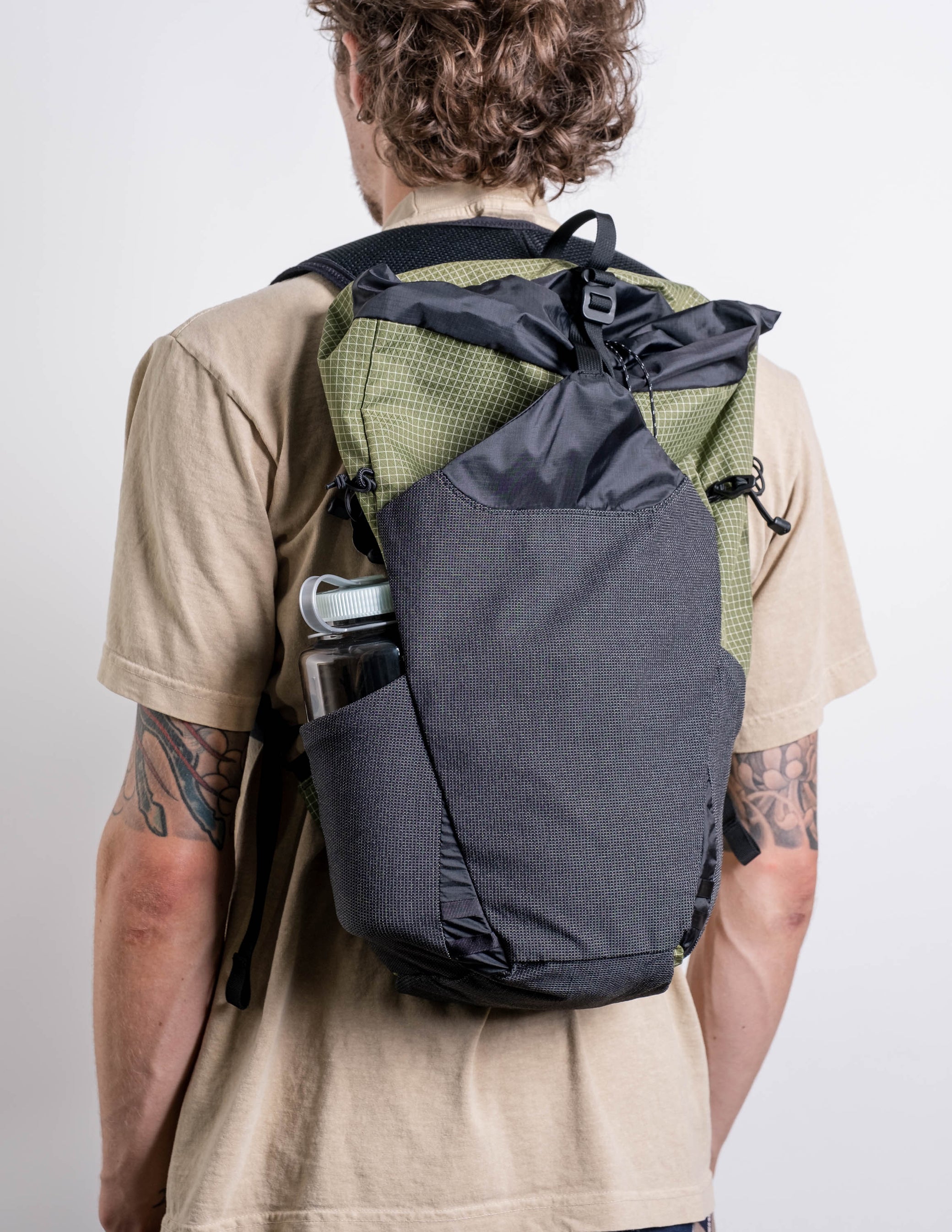 north face gridstop backpack The Joey Pack w/Pad+Sleeve in Black Gridstop/Lichen Mesh ~ Windthrow
