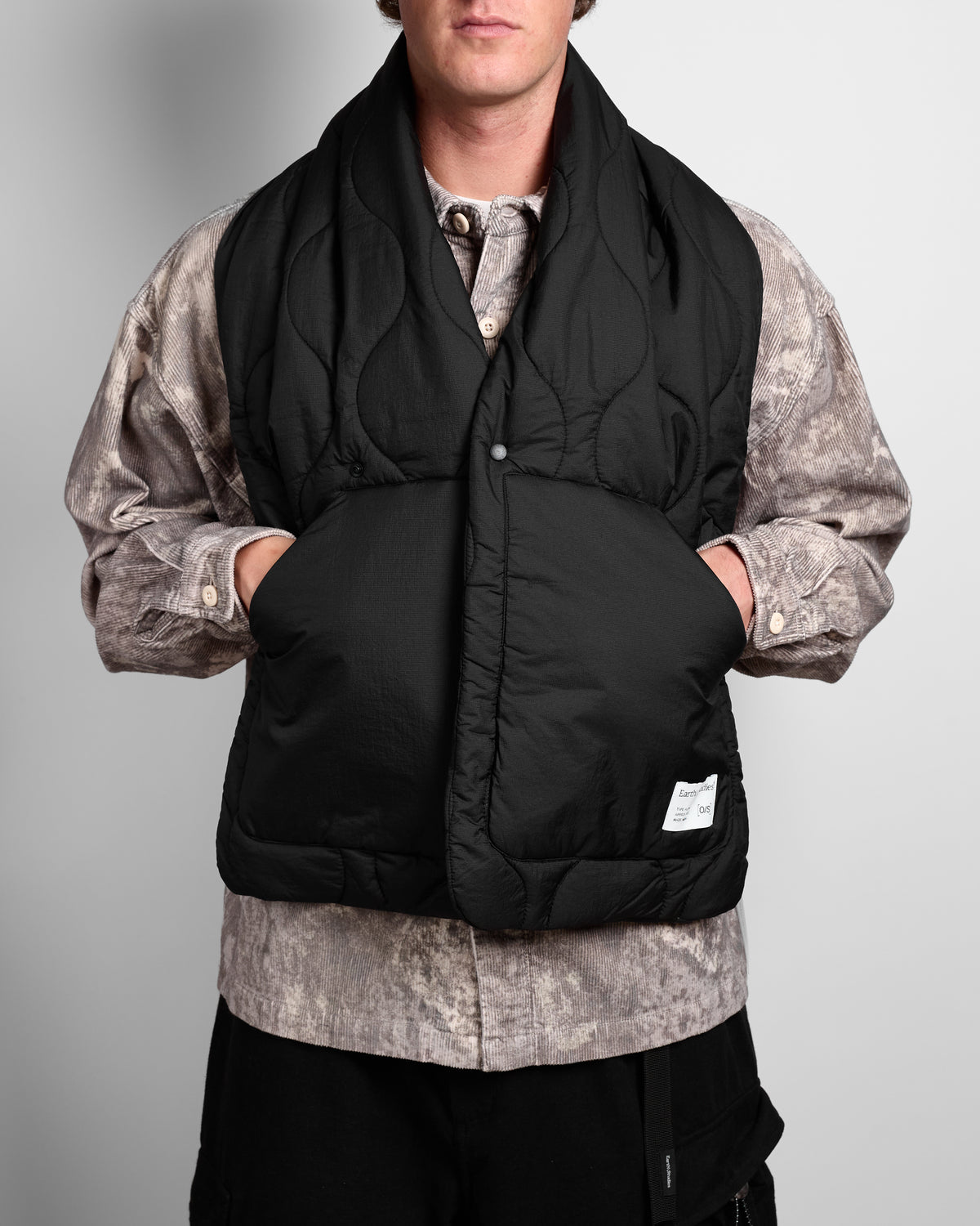 EQ-120 Quilted Scarf in Obsidian