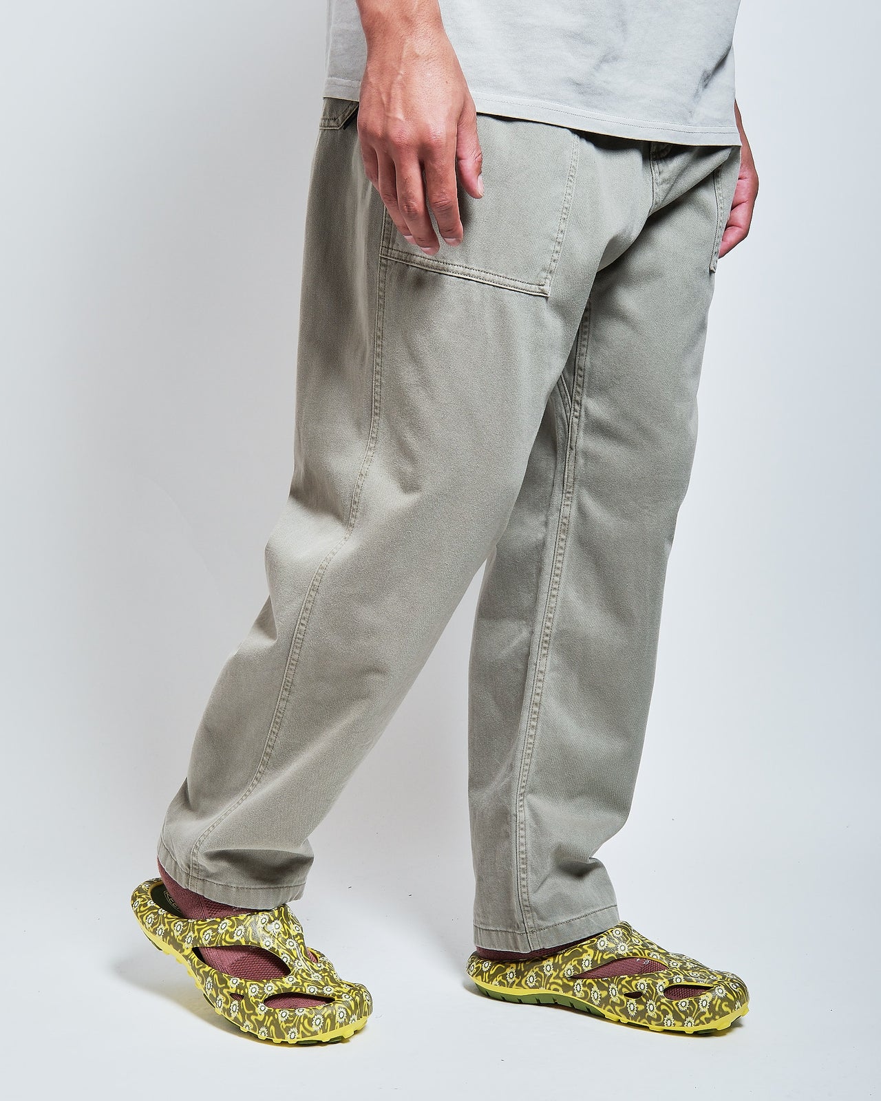 Loose Tapered Ridge Pant in Pigment Green Sage