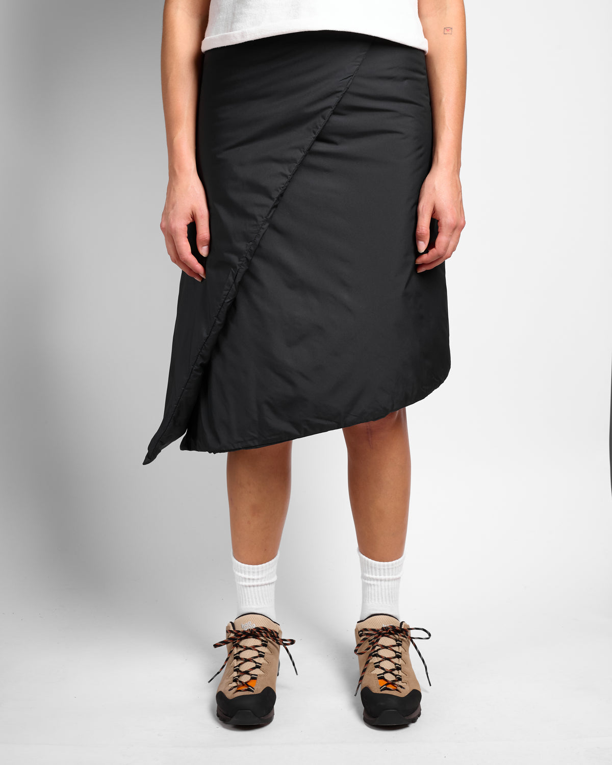 Puffy Square in Rock Black