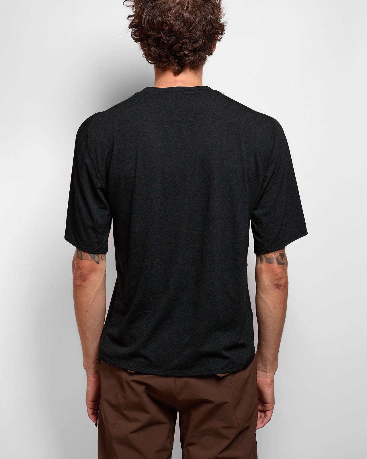 Drift Merino SS T in Black Beauty