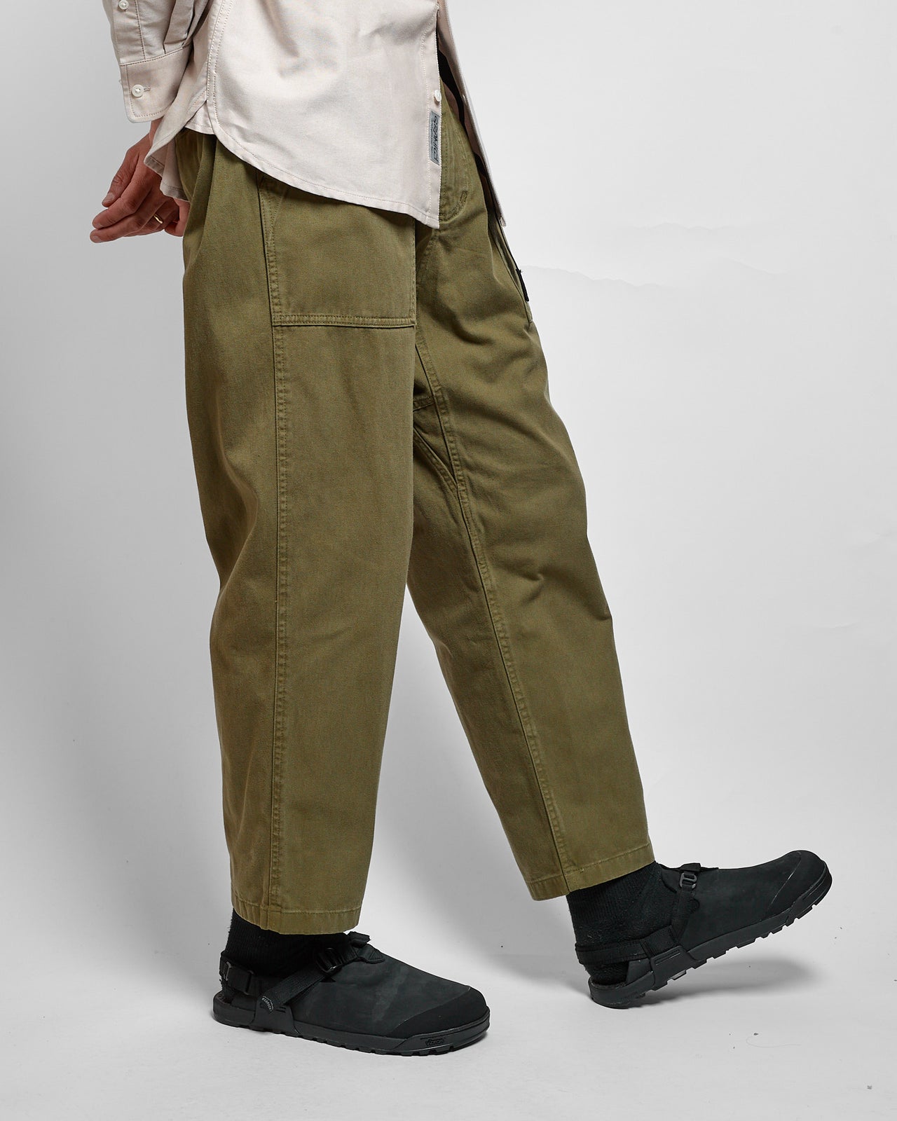 Loose Tapered Pant in Olive