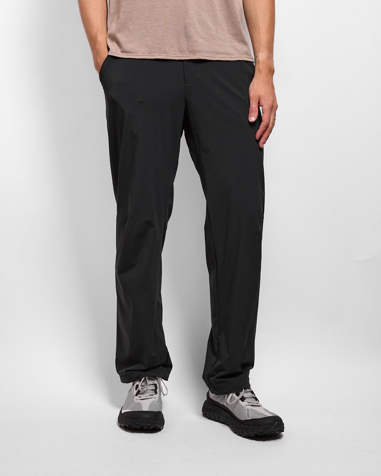 Acre Light Pant in Black Beauty