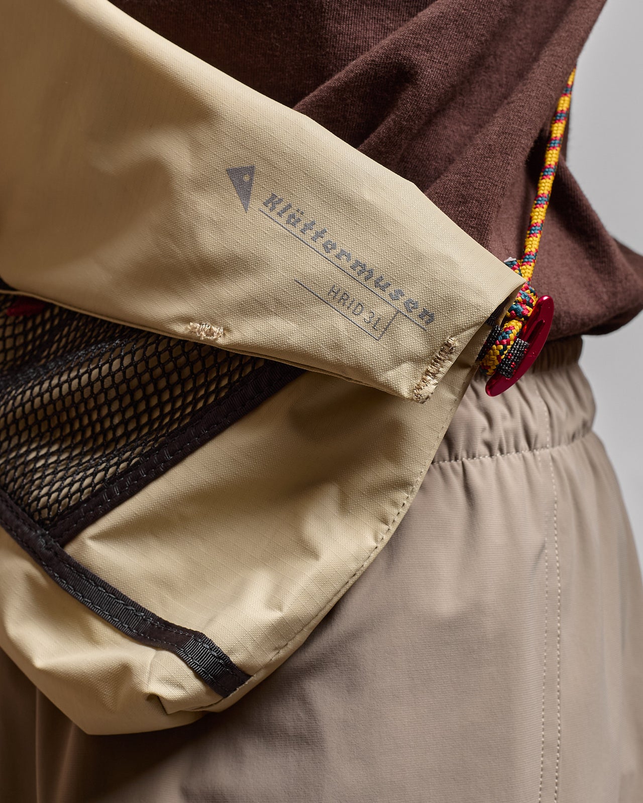 Hrid 3L Waterproof Accessory Bag in Clay