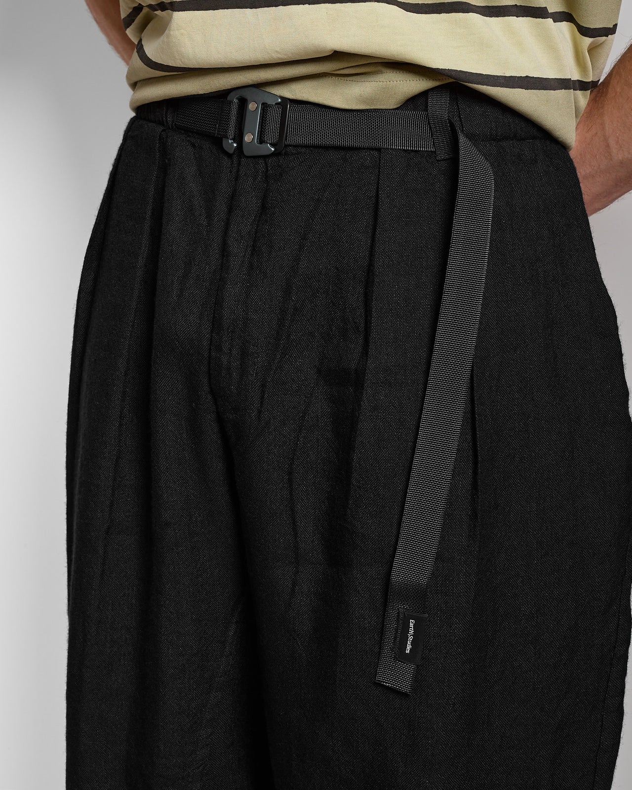 MP-111 Pleated Trouser in Charcoal Linen