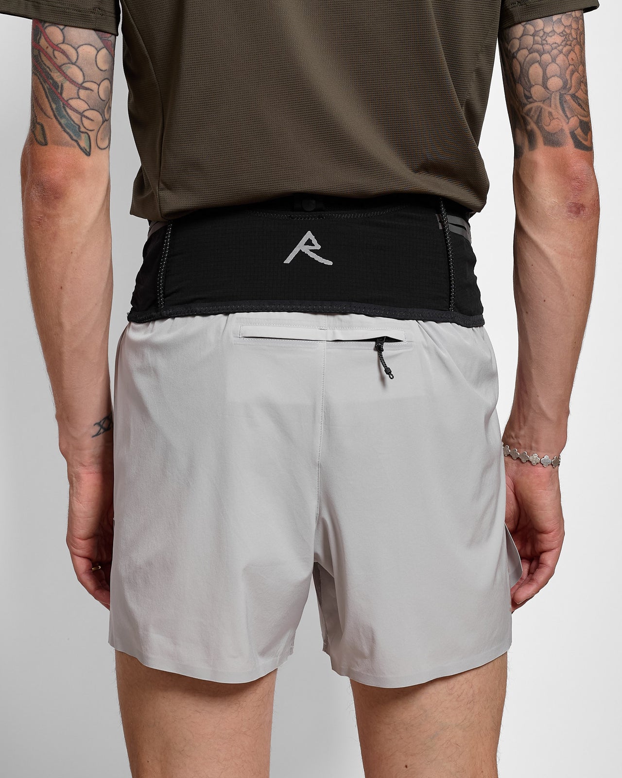 UL 1L Running Belt in Black