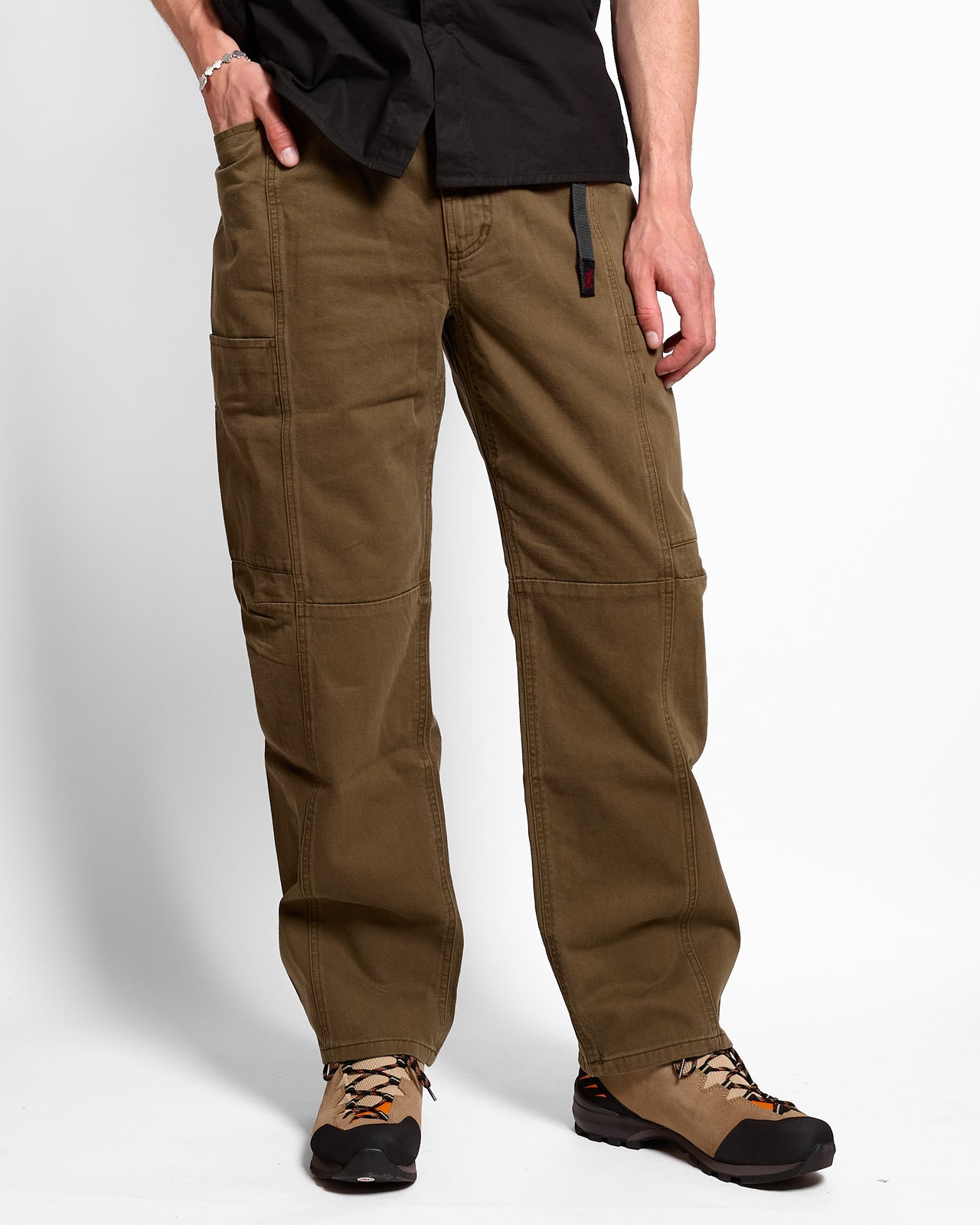 M's Voyager Pant in Bark Pigment