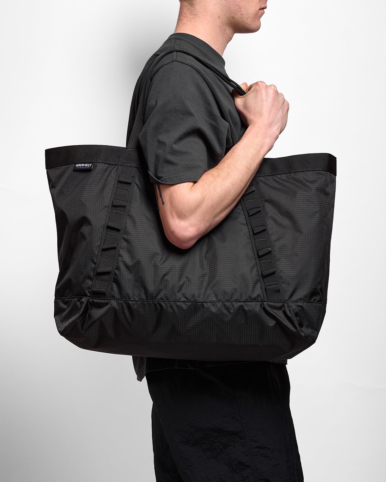 Trail Tote in Black