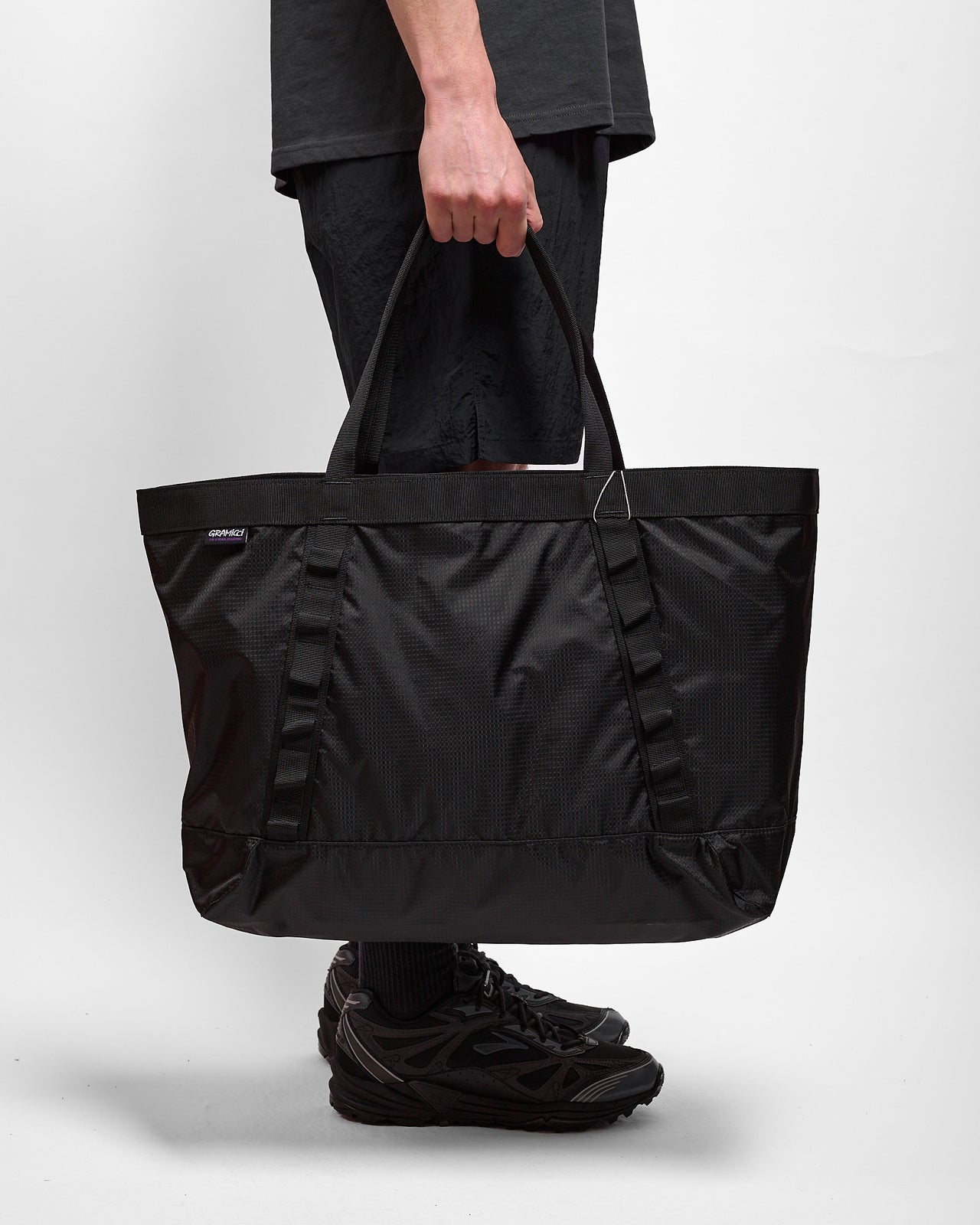 Trail Tote in Black