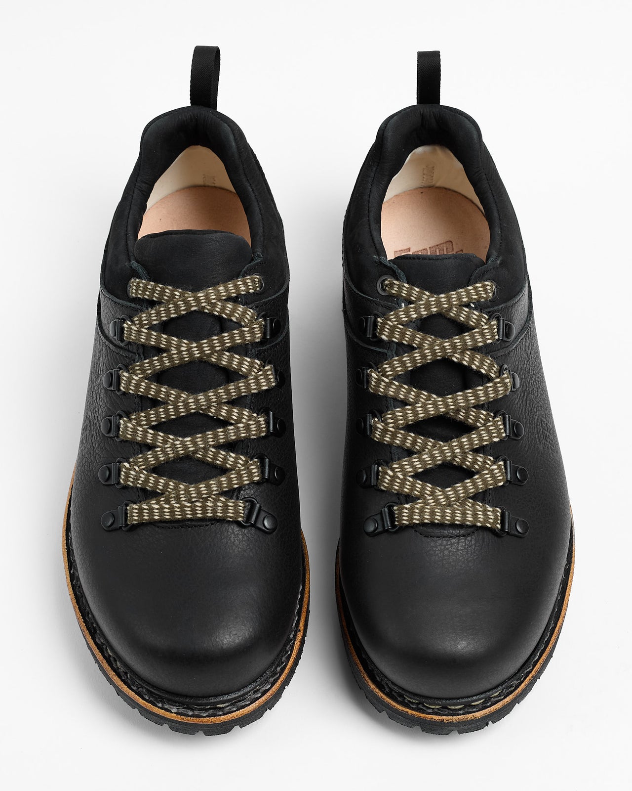 Tashi Low in Schwarz/Black