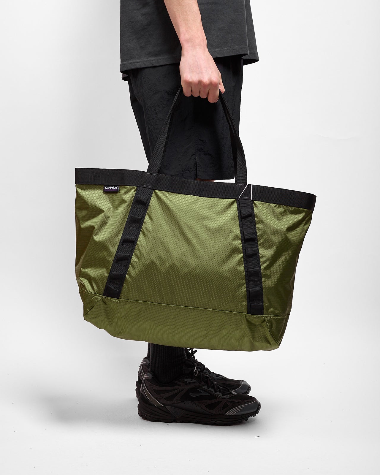Trail Tote in Olive