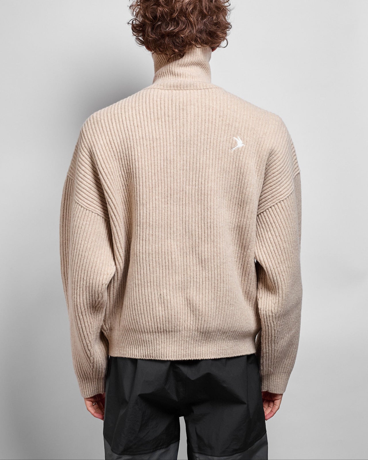 Vonarstræti Zipped Sweater in Feather Grey