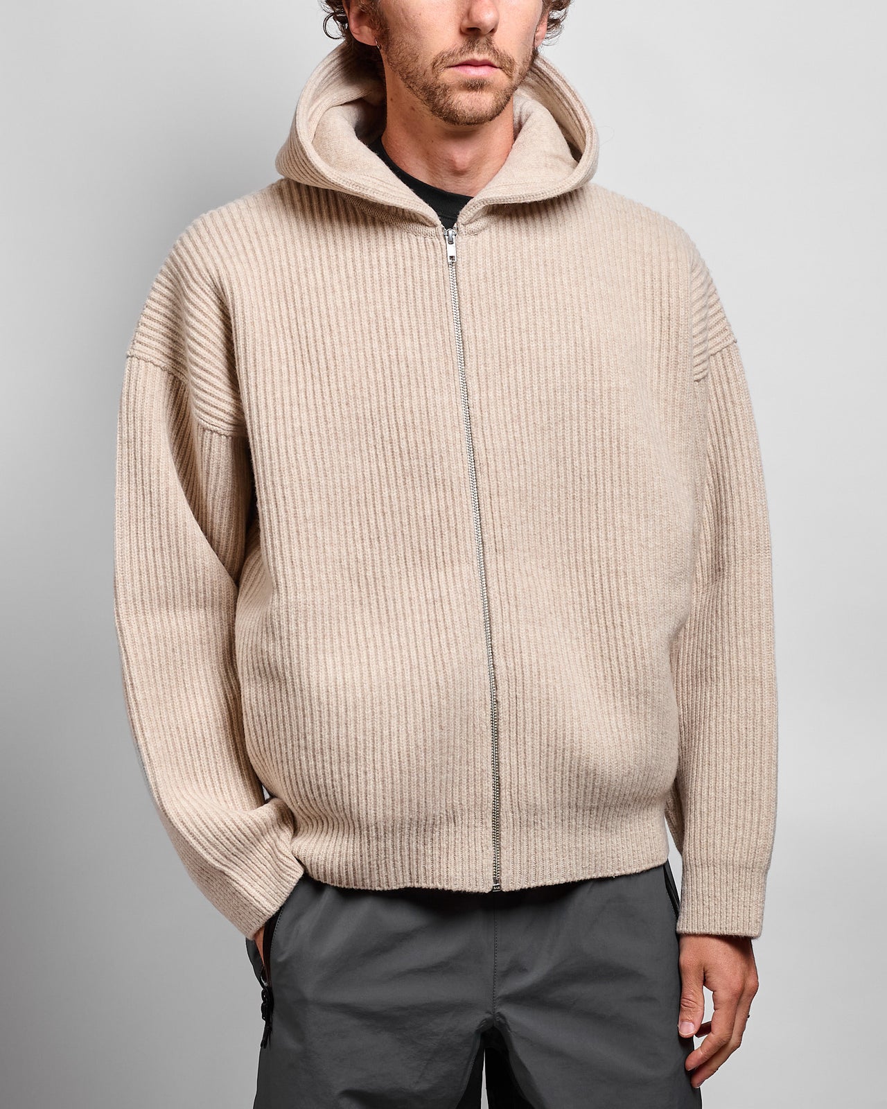 Vonarstræti Zipped Hoodie in Feather Grey