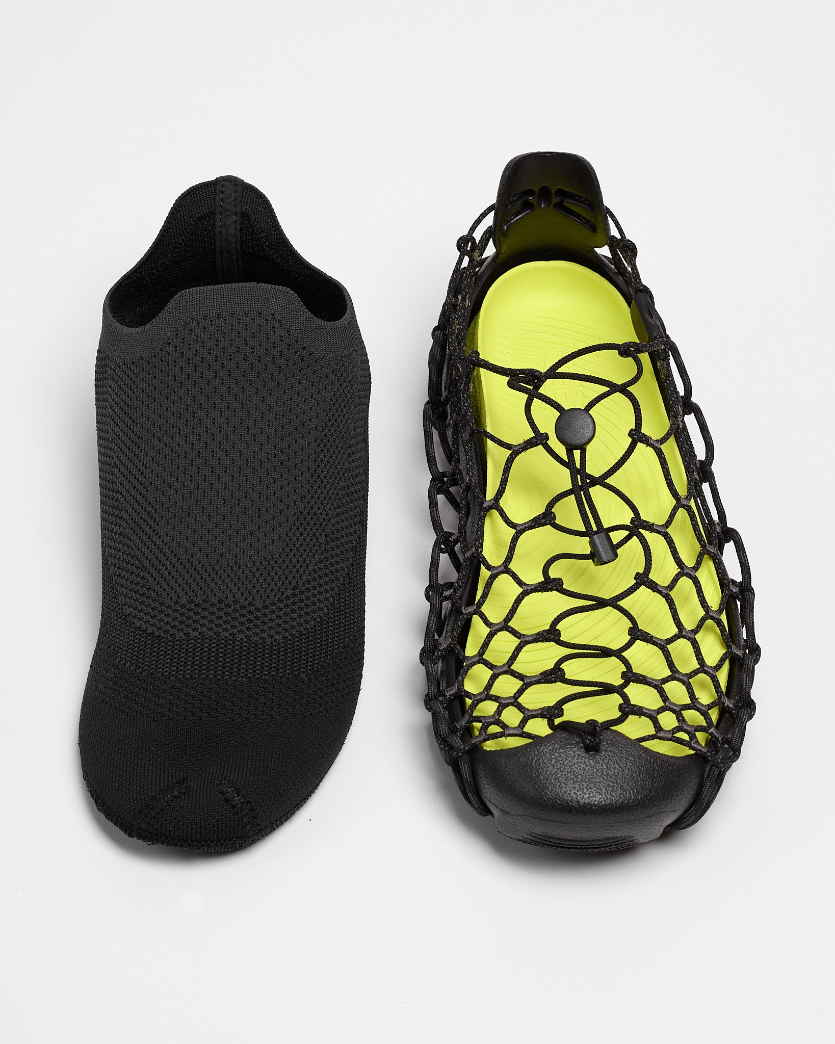 Uneek 360 in Black/Magnet ~ Windthrow
