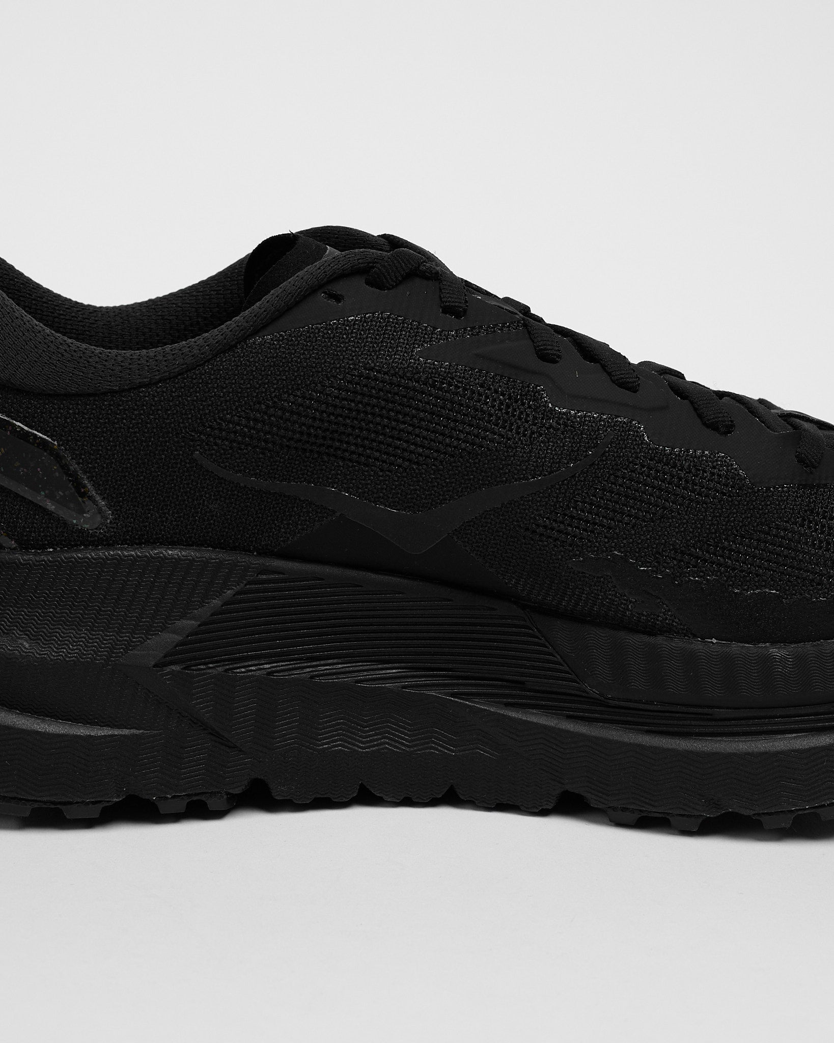 Mafate X in Black/ Satellite Grey ~ Windthrow