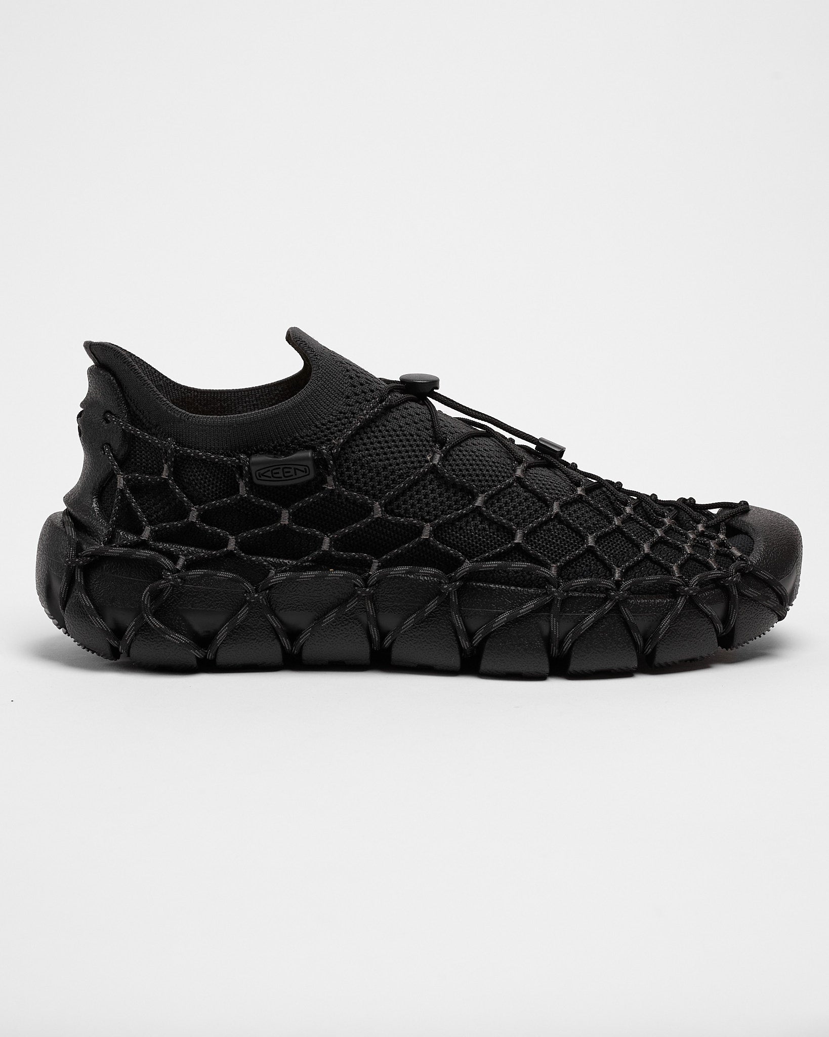 Uneek 360 in Black/Magnet ~ Windthrow
