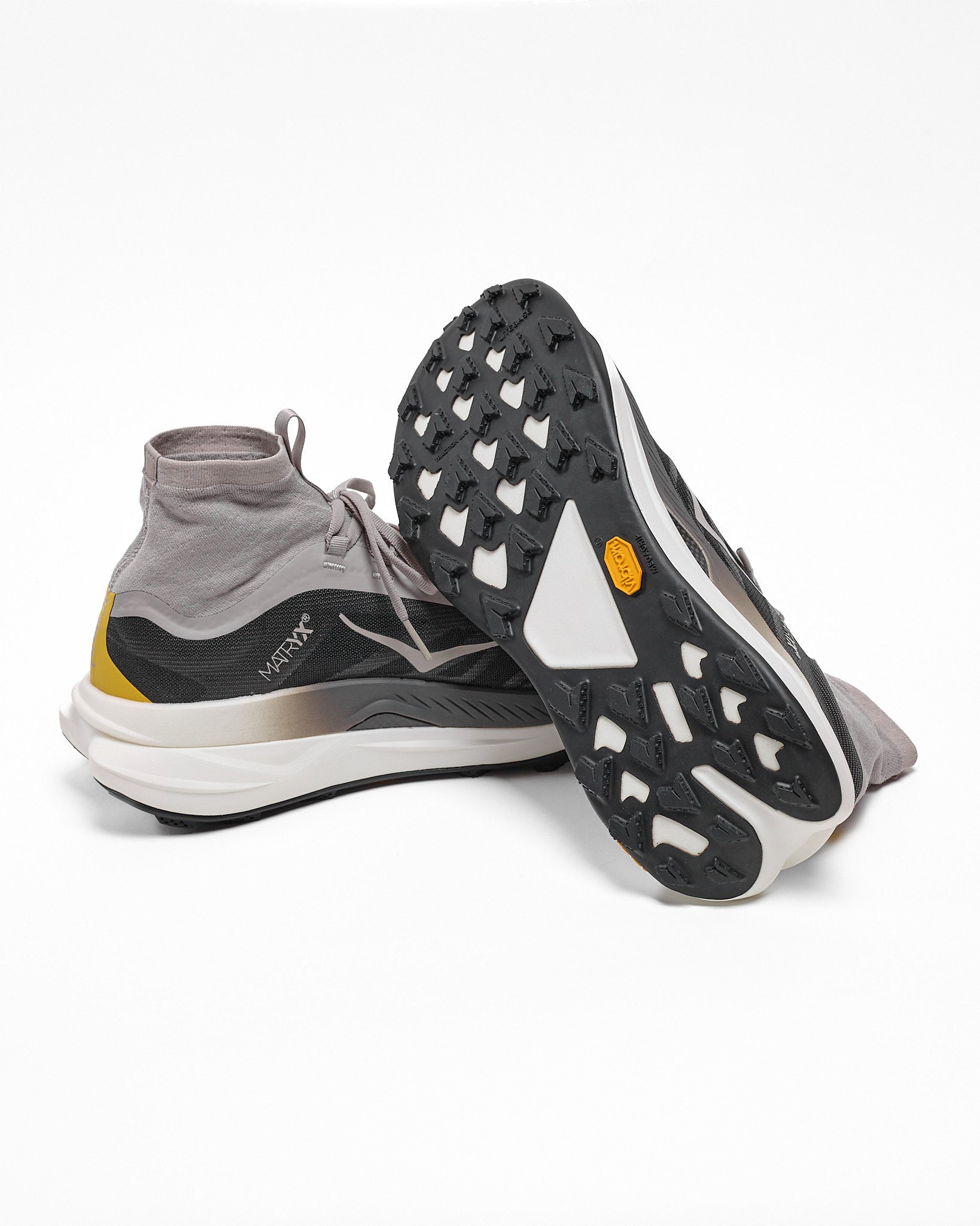 Tecton X3 in Cement/Black ~ Windthrow