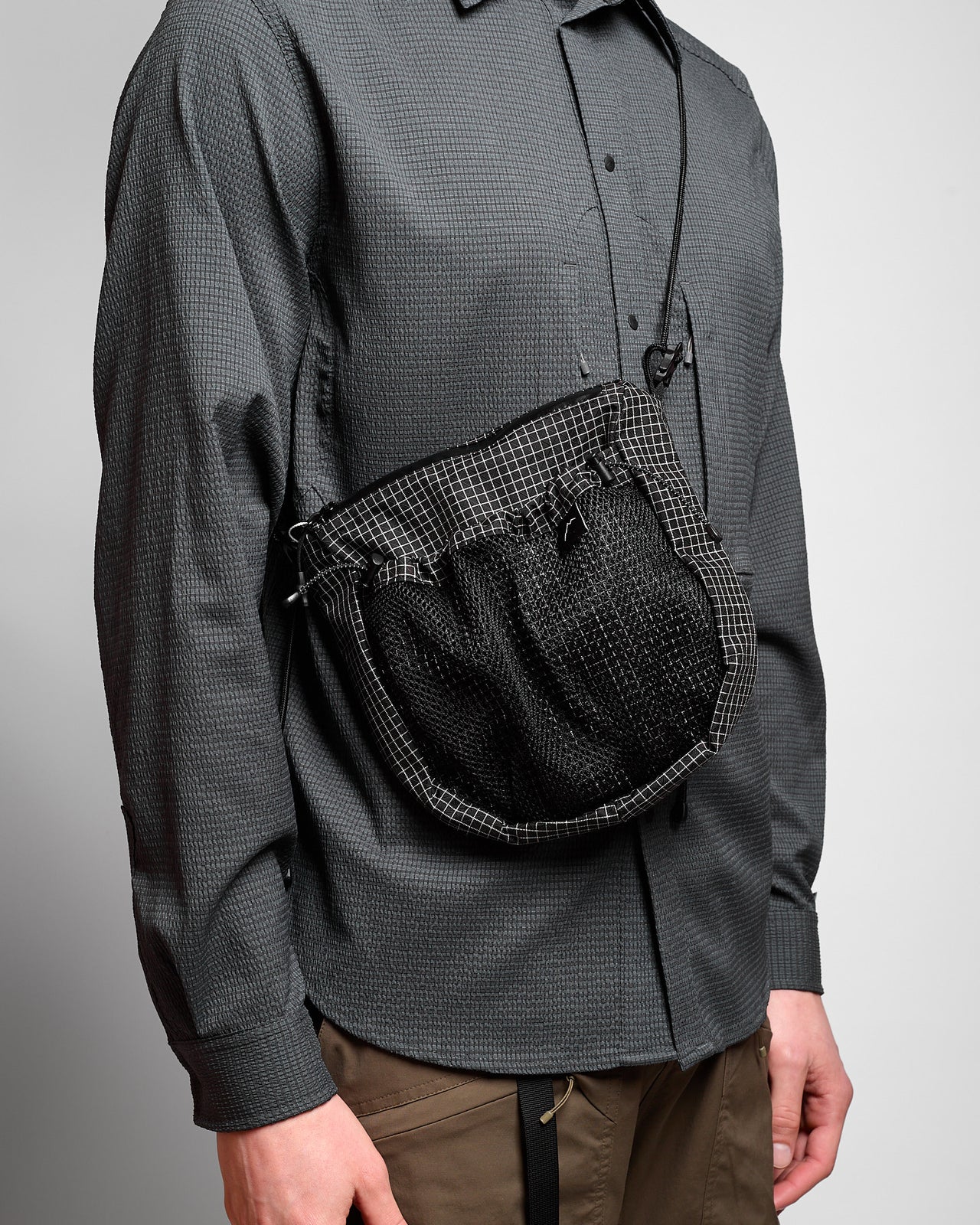 Seorak 7 Grid in Grid Black