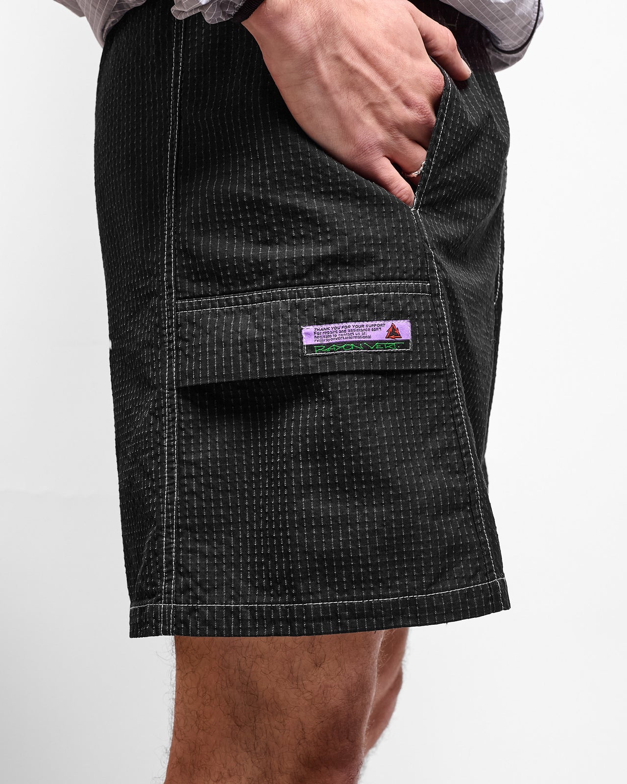 Furio Shorts in Grave Black