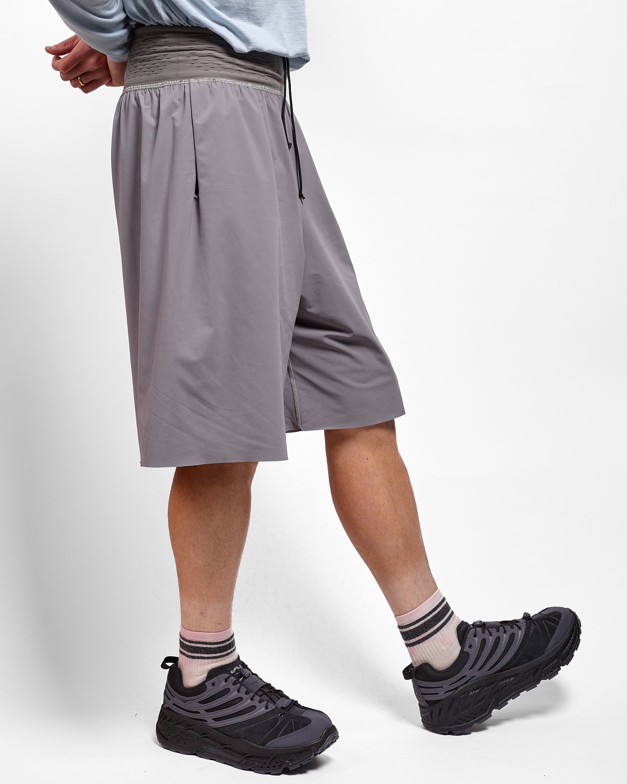 Warp Short Long in Charcoal Grey