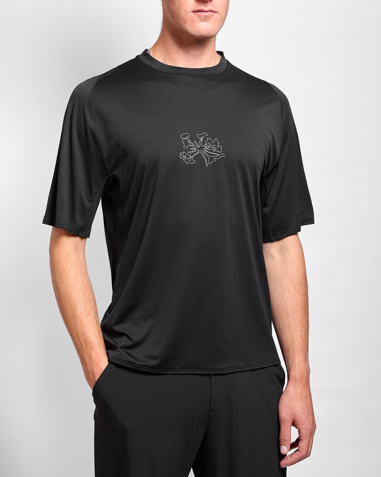 Lateral Peak SS T in Black Beauty