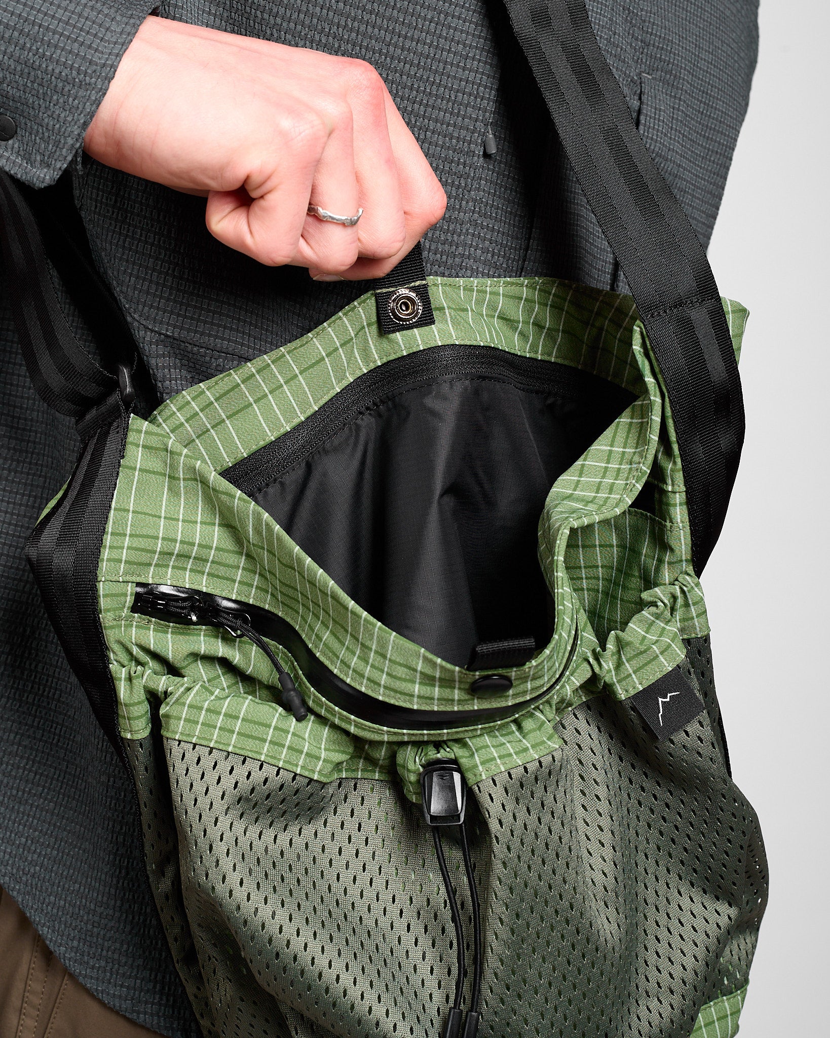 CHK Cross Bag in Green ~ Windthrow