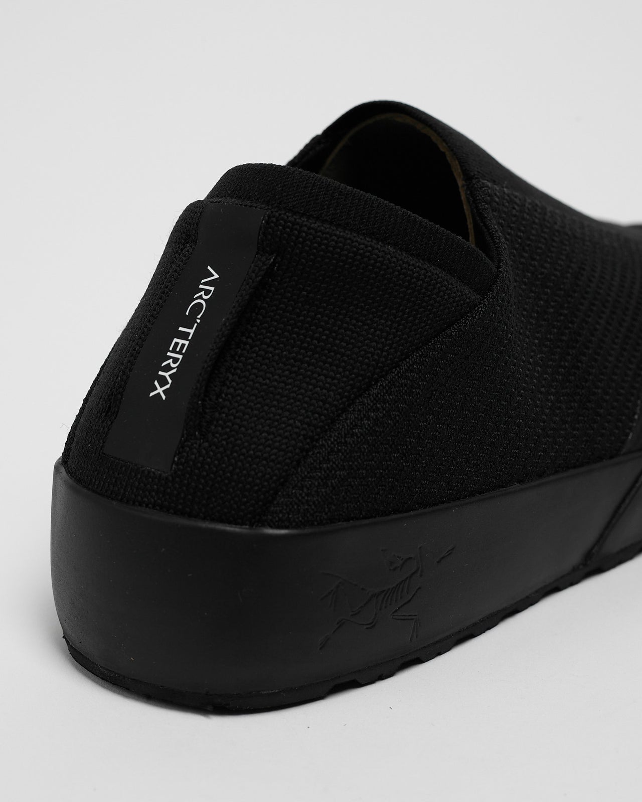 Kragg in Black/Black