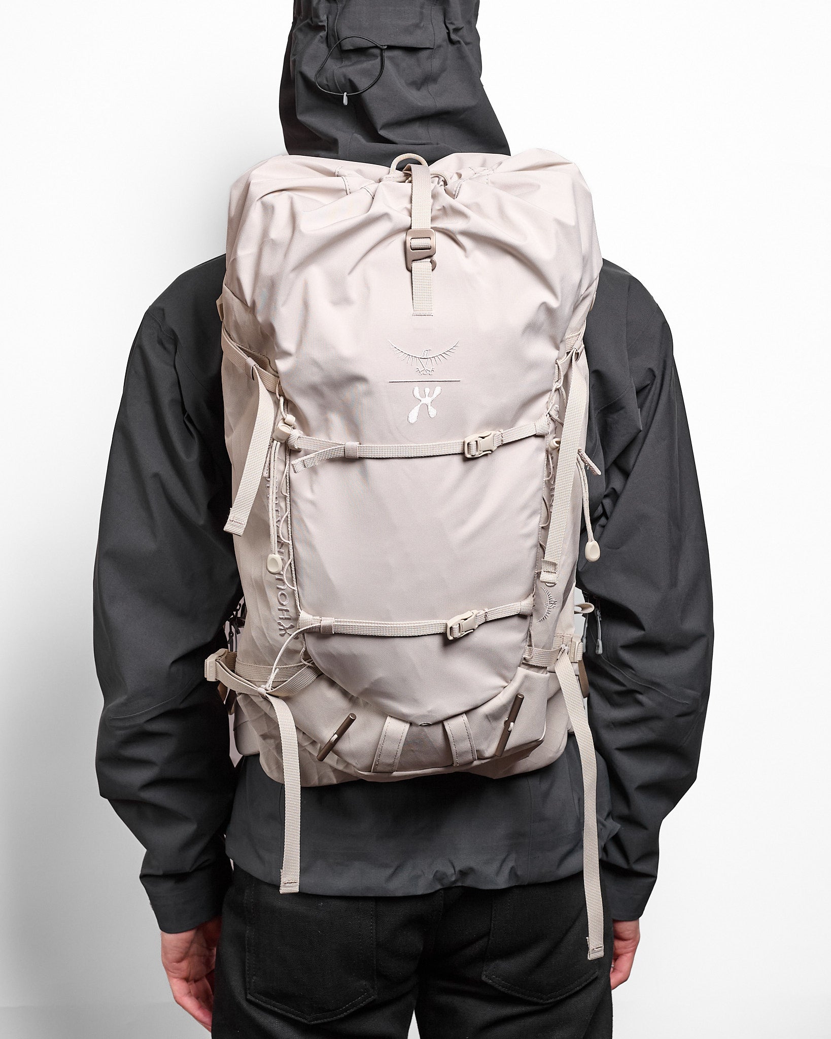 Osprey x Houdini Allt 30L Pack in Sandstorm ~ Windthrow