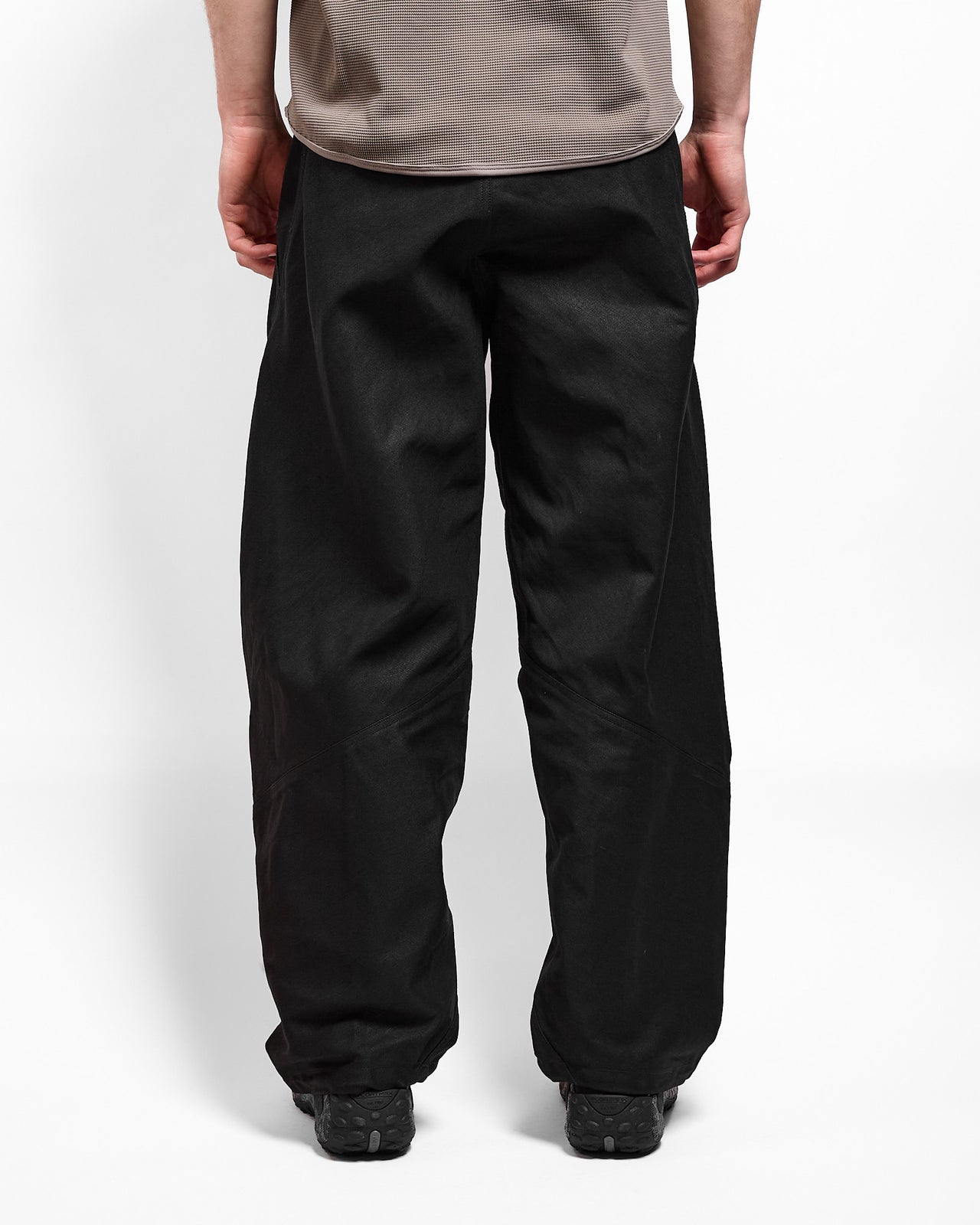 Helicoid Jeans in Black