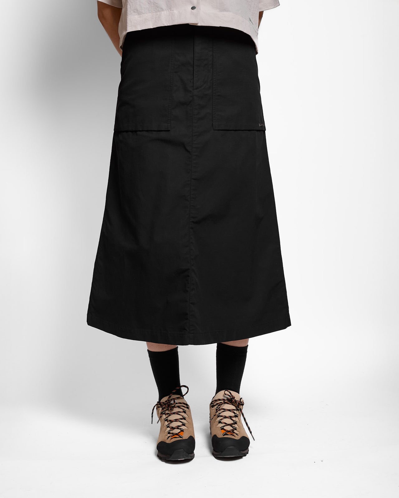 Light Dobby Cloth Skirt in Black