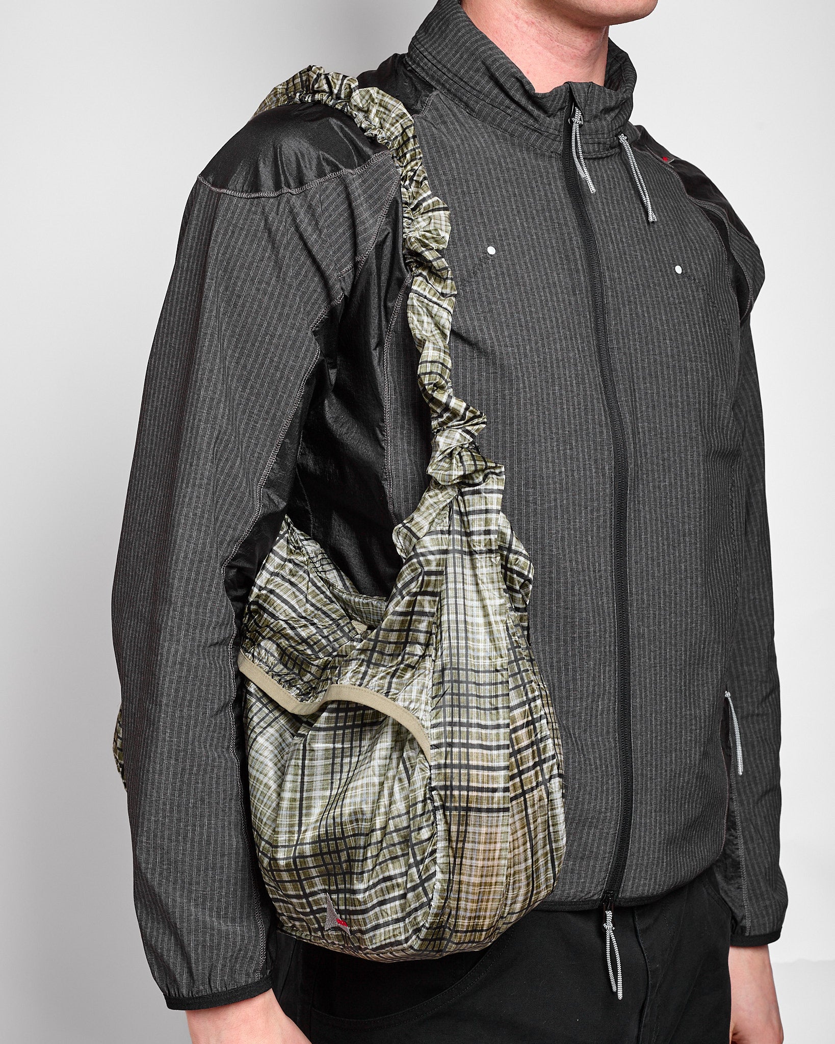 LAKI Packable Knot Bag in Black/Green ~ Windthrow