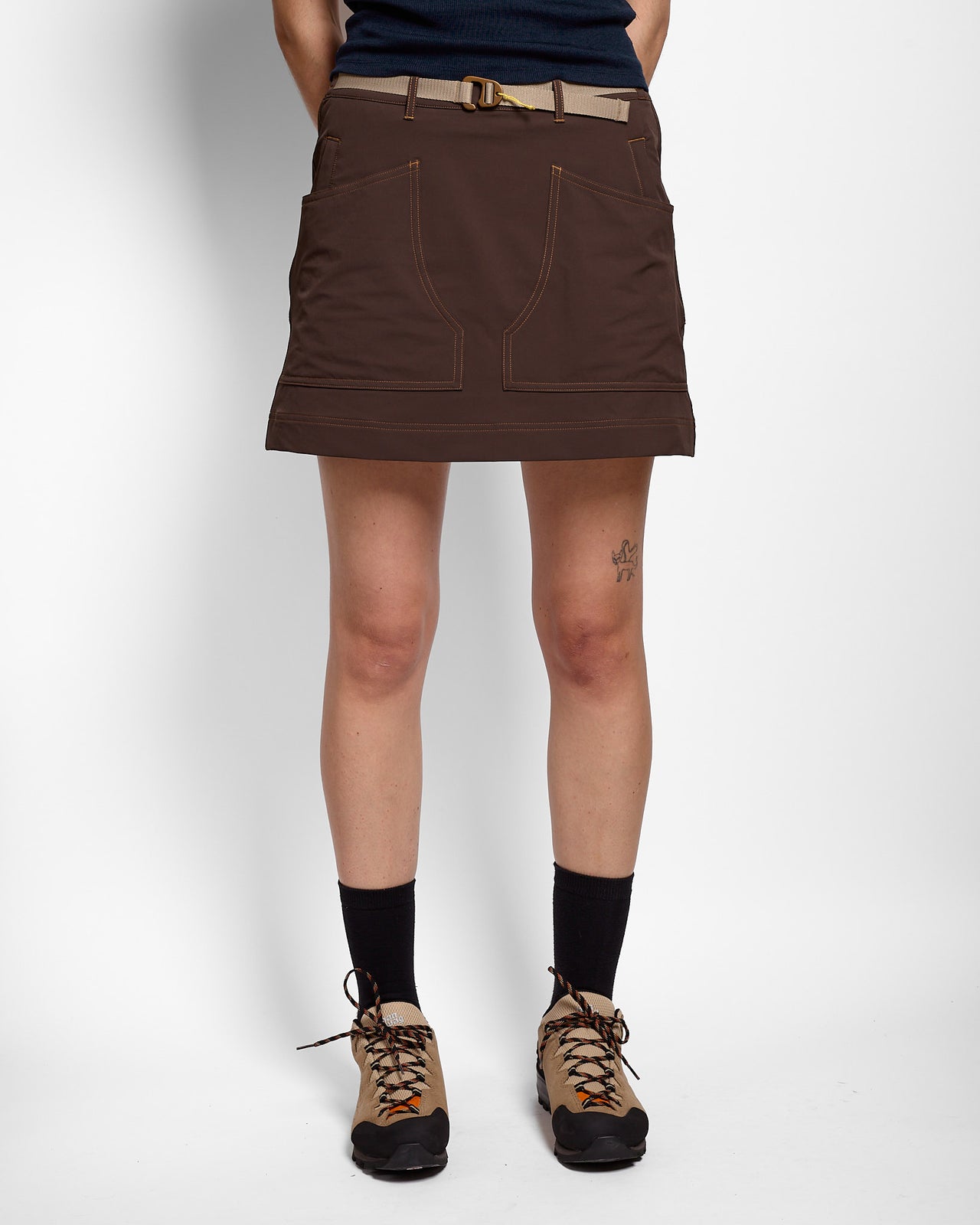 8 Pocket Skort in Garnet